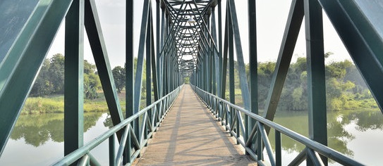 Мост через реку